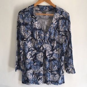 Ann Taylor Sz L blue & white lomgsleeve blouse